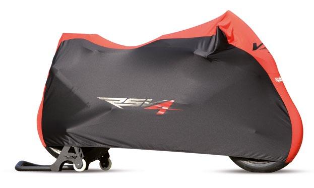 RSV4 rr/rf TANK COVER cod. B046054 TECHNICAL FABRIC In technical fabric with carbon effect inserts. With fasteners for small and large tank bags. Tested, approved resistance to oil, fuel and UV light.