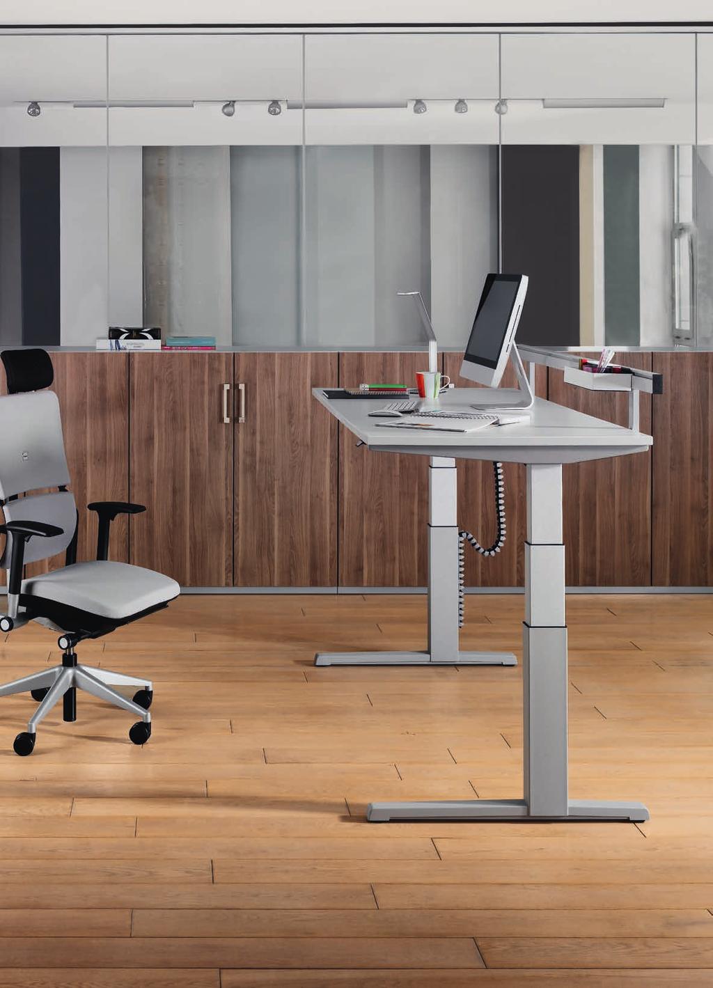 Activa Lift 2 sit/stand desk A family with four height versions talks the language of design.