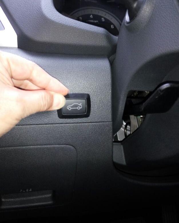 23.Install the front Power Lift Gate button into the dash location as pictured. 24.