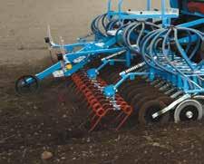 This ensures a high and uniform germination rate, even on extremely dry soils. The seeding depth can be continuously adjusted using two spindles.