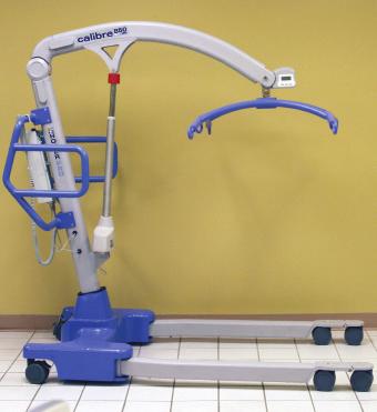 Calibre The Hoyer Calibre is a uniquely designed electronically operated patient lift for the safe lifting of heavier patients. It is both sturdy and robust with a safe working load rating of 850 lbs.