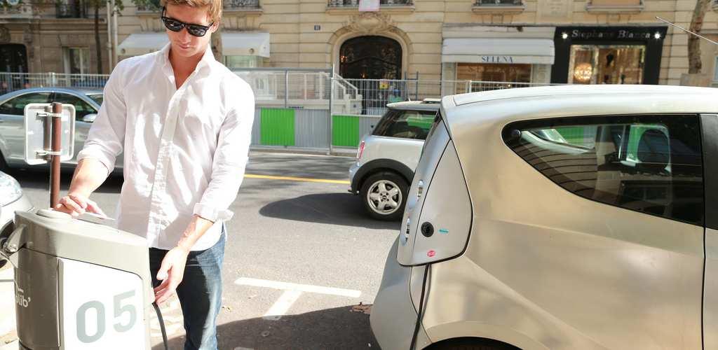 Key features for a quick adoption of the EV car-sharing