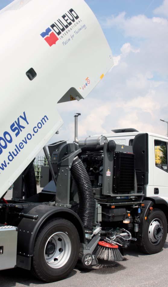 The road sweeper Dulevo 7500 SKY is characterized by a
