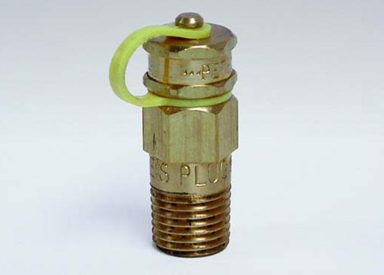 This valve has a standard ½ garden hose connection to allow fluid to be piped to a container or remote location during cleaning. Not available separately. Nominal Size: Temp.