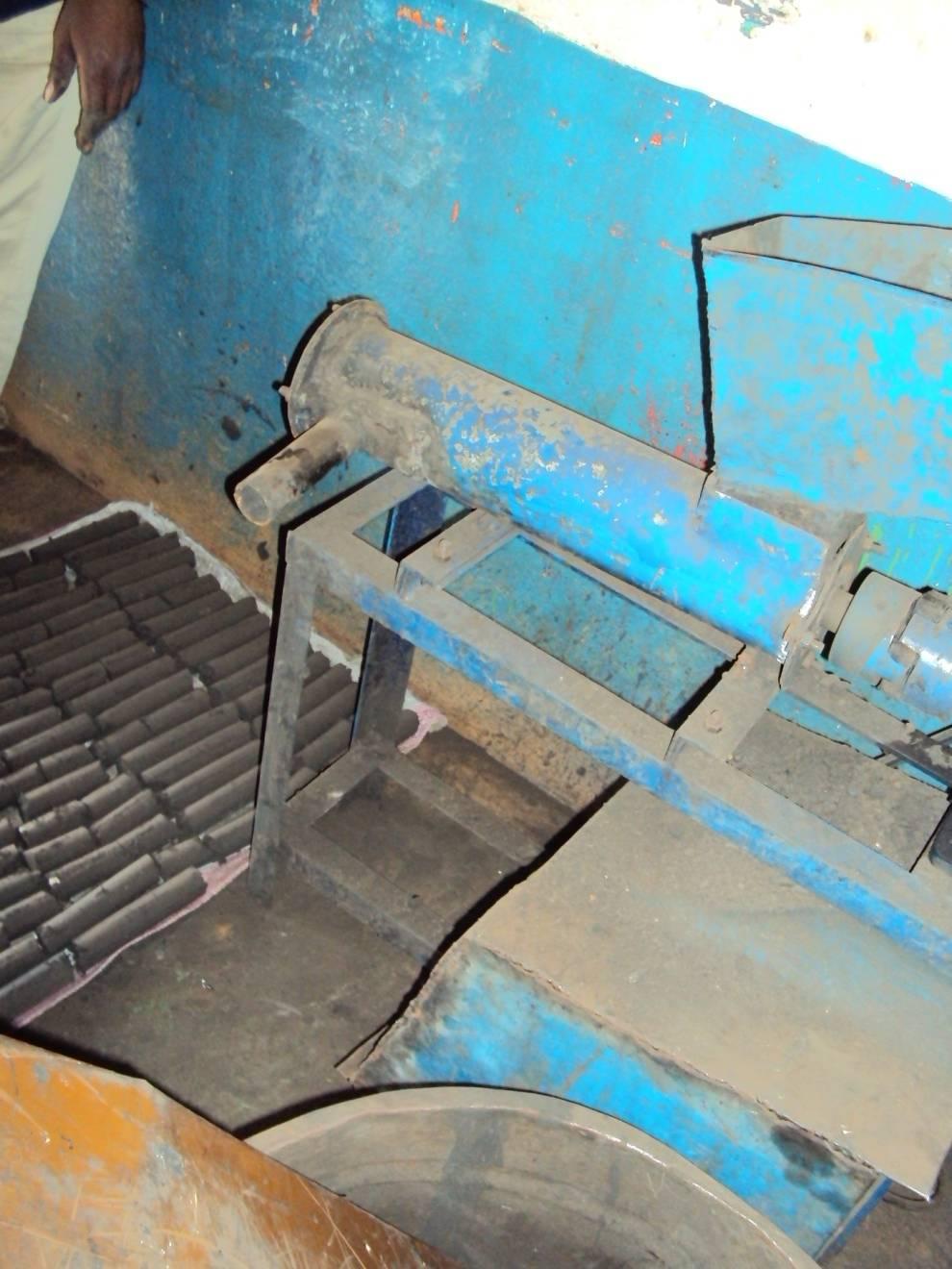 press machine produces the rod-shaped briquettes