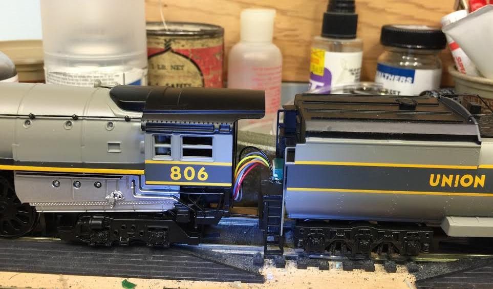 But, the extra wire allows for a nice relaxed connection between the locomotive and the