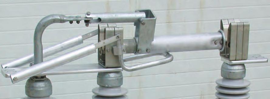 Designed for Simplicity V2-CA APPLICATION The Cleaveland/Price V2-CA is a three pole, group operated, aluminum vertical break switch for installation in substation or transmission line locations.