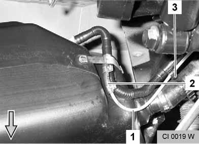Peugeot Partner / Citroen Berlingo Thermo Top C - Fasten the rest of the Mecanyl fuel line (1) to the tank extracting device with the hose section (2) and Ø 10 mm hose clamps as shown in the figure -