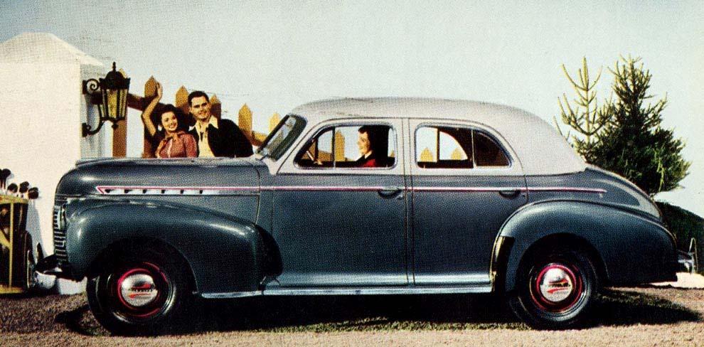The 1941 Chevrolet Fleetline 4-door was an upscale Sport Sedan with a more formal roofline taken from the Cadillac 60 Special. Even with its January release, it managed to sell 34,162 units.
