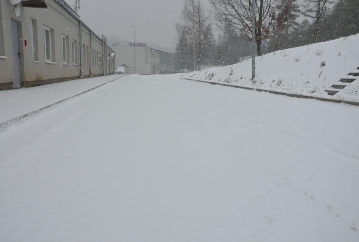 2. Test procedure Experiment was carried out on track section of the Kielce University of Technology located in Dąbrowa. Brake tests were conducted on asphalt covered by snow homogeneously.