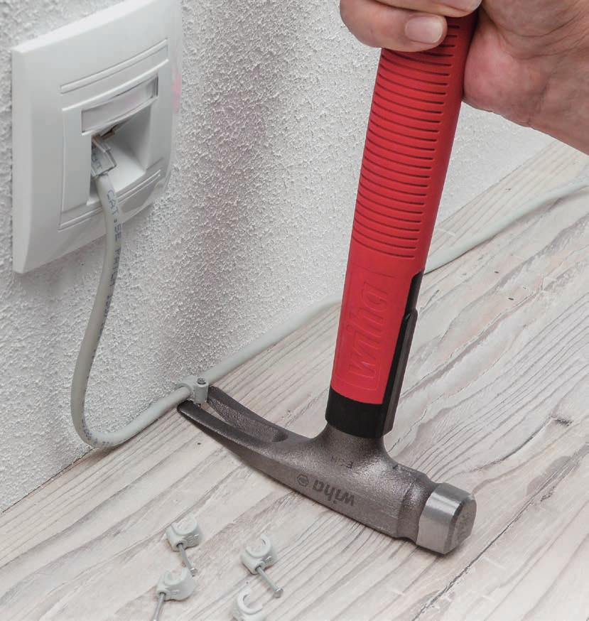 Thanks to its optimum balance, the electrician s hammer is perfectly sized in the hand while also providing a secure hold when hammering thanks to the ergonomically shaped hammer handle.