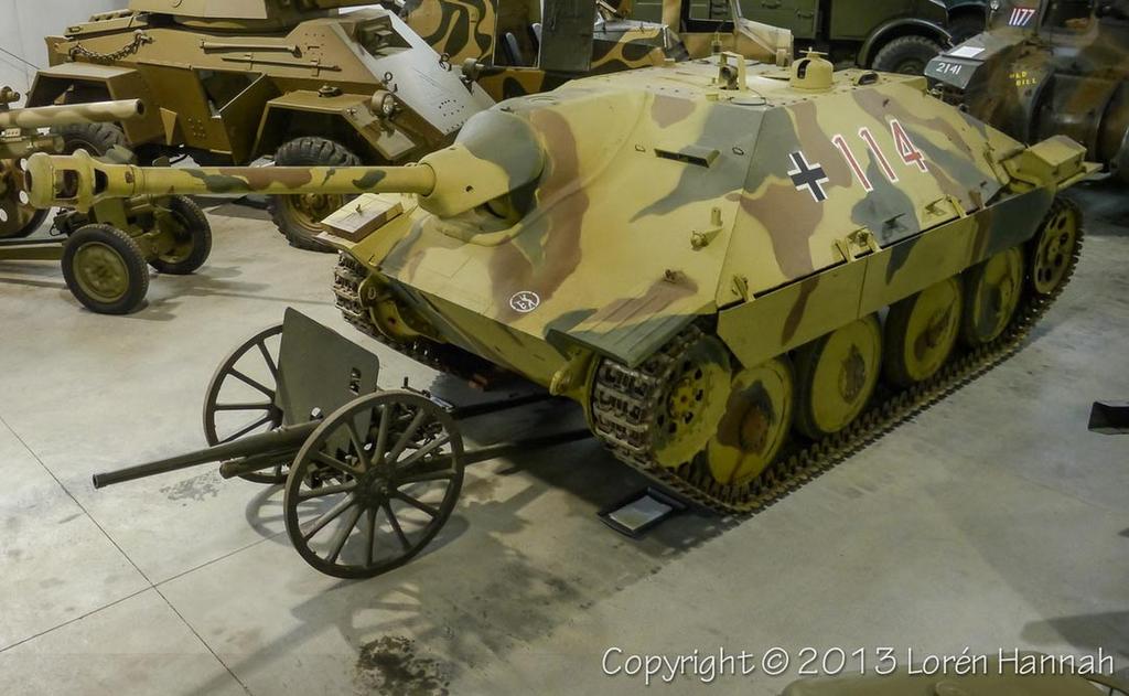 This tank is now confirmed as being a G-13 (Massimo Foti) Lorén Hannah, April 2013 - http://www.vgbimages.