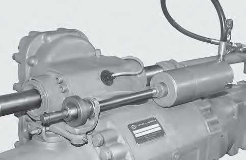 FIGURE 20: Lock nut (17) in position against the stem of the piston (23). Torque wrench setting for the nut: maximum 40 N m.