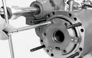 the negative brake and introduce a pressure of 15-30 bar to eliminate the pressure