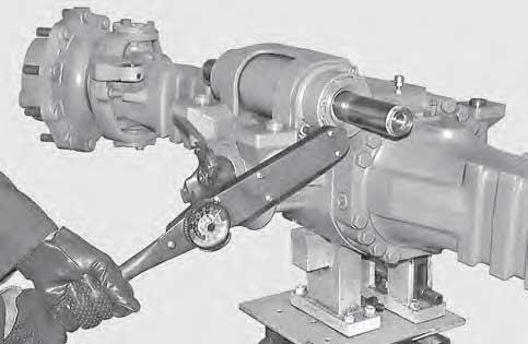 FIGURE 28: Apply Loctite 242 to the thread and connect the steering bars by screwing the terminals onto the piston stem.