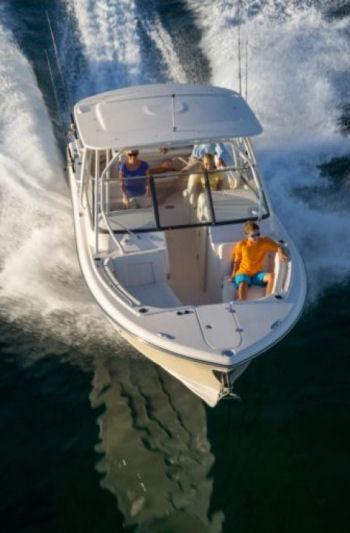 The Grady White Freedom 285 s SeaV2 bottom and flared bow provide a smooth dry ride. Construction.