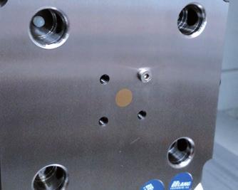 Custom corner radius for Quick Point grid / multi-fold plates Upon request, we can adjust the zero point system (multi grid or individual grid plates in a row) to round tables of the machine tool by