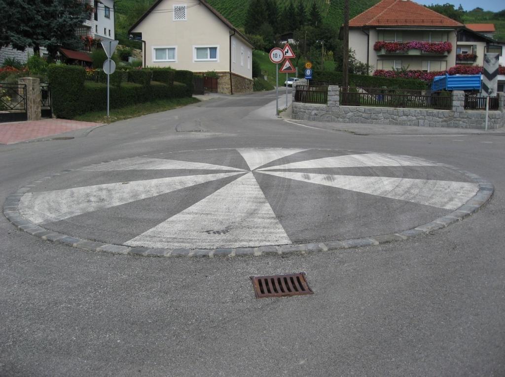 11: Mini krožno križišče, Maribor
