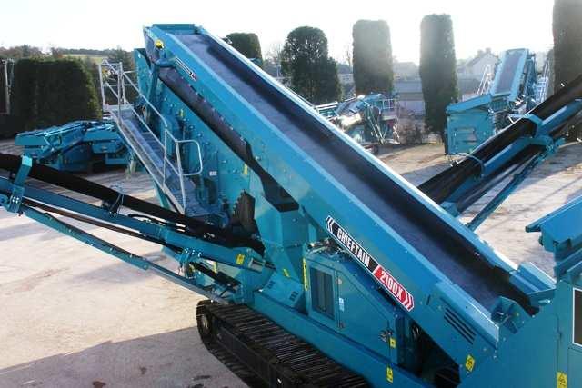 53m (20 x 5 ) 3 deck incline screen Highly aggressive screen drive Oil filled 2 bearing screenbox 6.1m x 1.53m (20 x 5 ) top & middle deck 5.55m x 1.