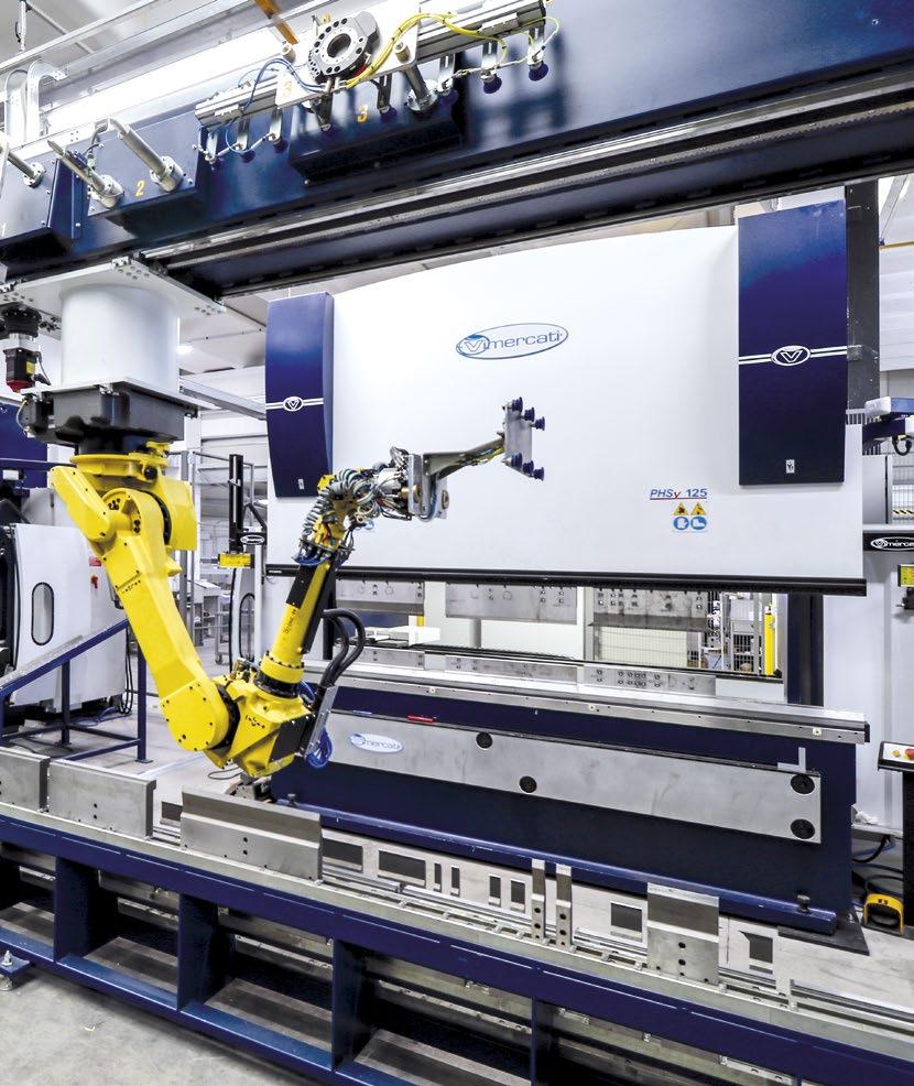 The robotized bending cells allow a customized solution to perform bending operations in