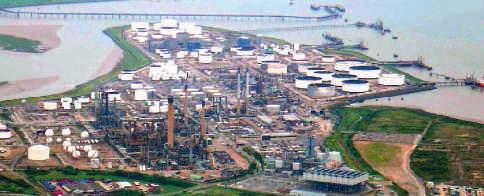 Petroplus Holdings AG Company Overview 15 The Coryton Refinery We acquired the Coryton Refinery, and related supply and distribution assets from BP, on May 31, 2007. The purchase price was USD 1.