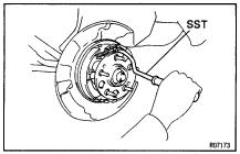 BR38 REAR BRAKE (Parking Brake) PARKING BRAKE ASSEMBLY 1. APPLY HIGH TEMPERATURE GREASE ON THESE PARTS: (a) Rubing surfaces of the backing plate and shoe (b) Adjuster 2.