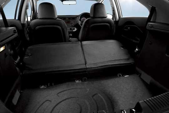 (except S model) 60:40 Split Folding Rear Seat Gives you plenty of flexibility