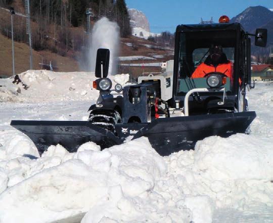 12 Snow removal There s no reason your Bobcat telescopic handler should be idle during the winter season.