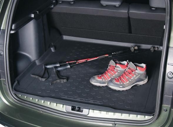 When fully extended, it covers the whole surface area of the boot and of the folded down seats.