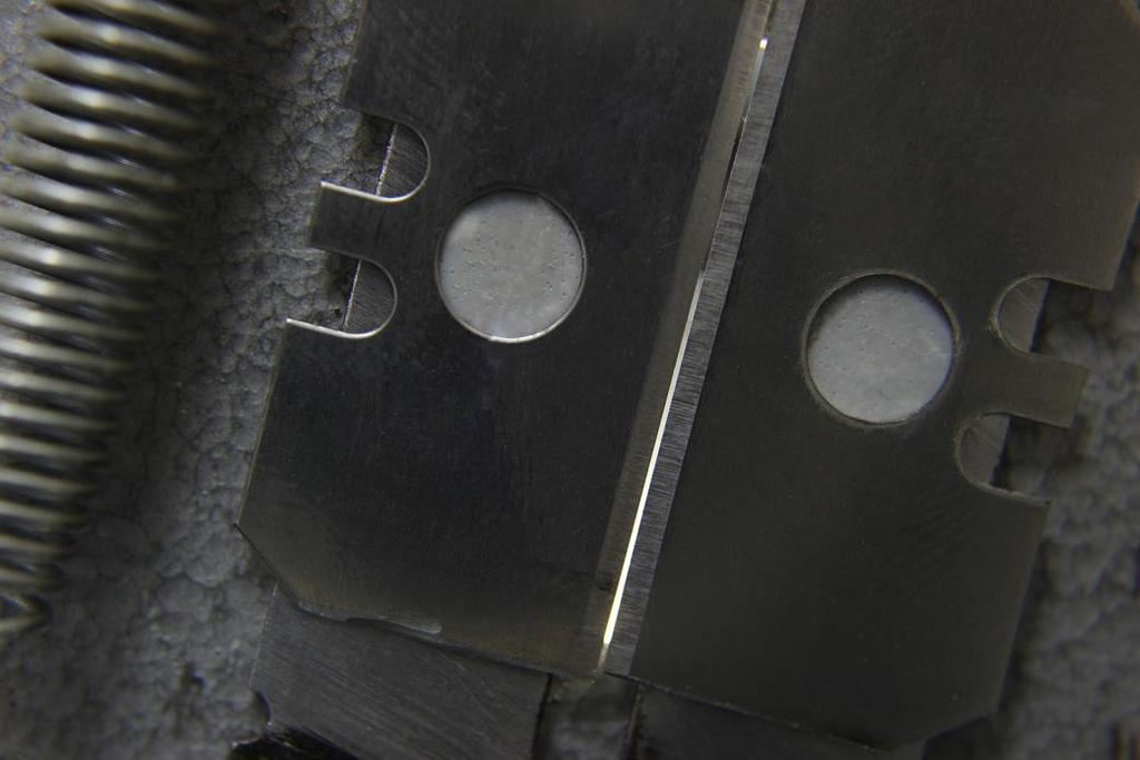 Slika 11. Noževi na spektrografu, otvoreni otprilike 0.