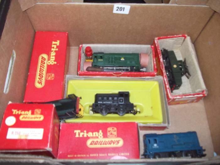 repro box, R57 Diesel dummy end boxed n/r 200 Triang locos R152 0-6-0 boxed D13000