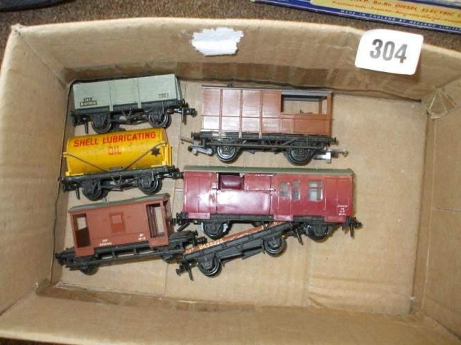 (boxed) 303 x 6 u/b Hornby Dublo wagons inc.