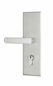and presence on the door Interior assembly features key cylinder and push button access Non handed TARNISH RESISTANCE LOCKABLE WITH KEY MECHANICAL GUARANTEE Trilock entry lever set