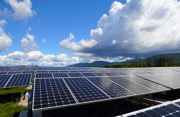 2. Variability Solution: Solar Smoothing Green Mountain Power - Rutland, VT Stafford Hill Solar Farm 2 MW