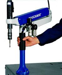Chapter 1.- PNEUMATIC MODELS 1.1.RANGE 200 ( M2 to M14- motor 350 rpm / M2 to M10 - motor 750 rpm) ROSCAMAT 200 The machine itself consists of a radial arm joint to a pendular arm balanced by means of a pneumatic damper.