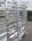 The front hoof blocks are equipped with geared ratchet winches for secure controlled lifting and lowering