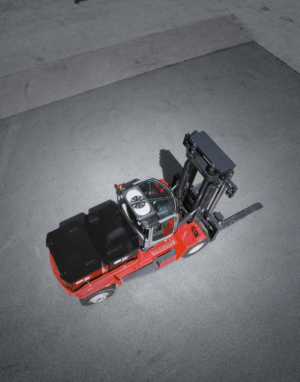 Better control. Efficient and productive. With all of our electric forklifts you will be able have greater control over your machine with the speed pedal.