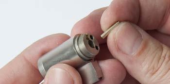 hardened InTop pin into the 1st chamber Attention: Pull the key a little and insert it again Step 3