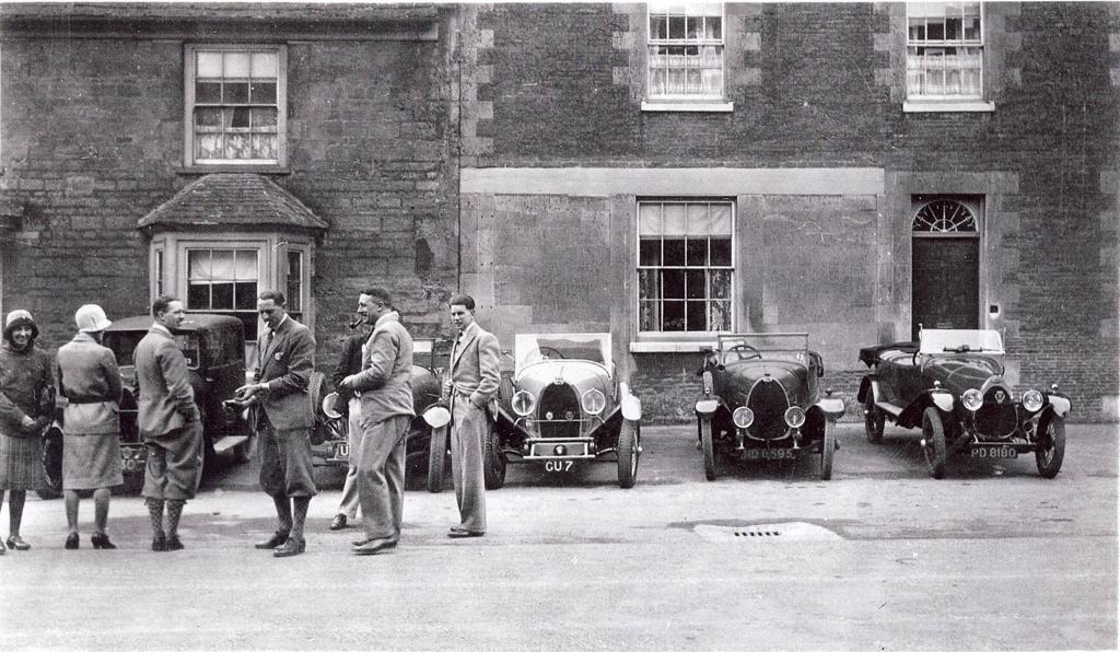 The fabulous picture above shows a line up of Bugatti at the first ever meeting of the Bugatti Owners Club, and as you can see CM 1614 is a proud member of said group. Mr.