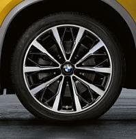 17" light alloy wheels Double-spoke style 564 Reflex Silver, wheel size 7.5J x 17 with 225/55 R17 tyres.