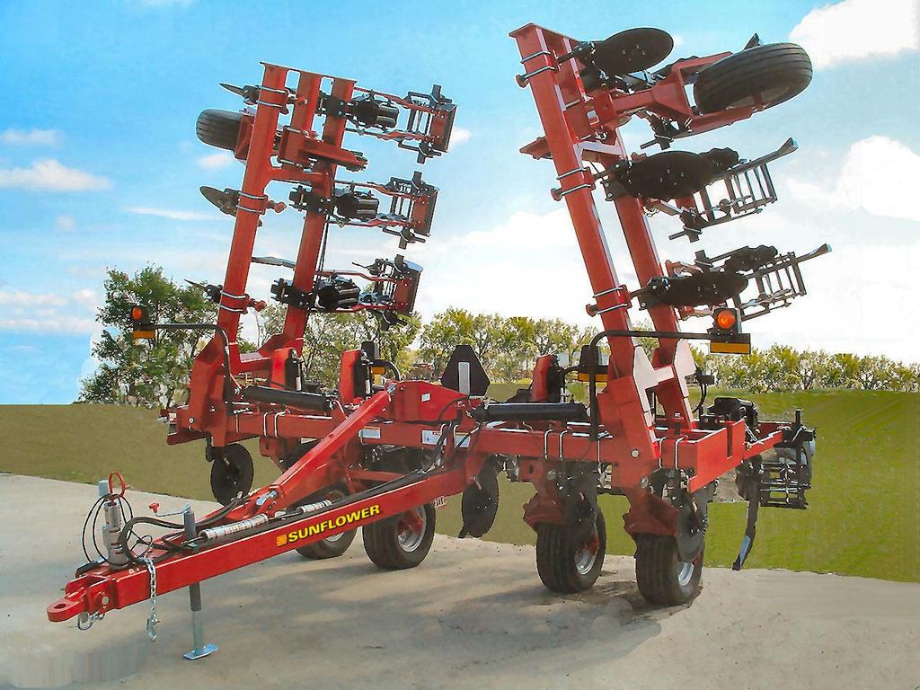 MODEL 4700 IN-LINE RIPPER Available in three models, the 4700 Series is built on a heavy-duty frame designed to withstand the high stress of aggressive tillage practices.