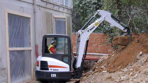 NON-STOP RELIABILITY Designed to keep going with tight deadlines, you don t have time for breakdowns Our E32 and E35 mini-excavators offer