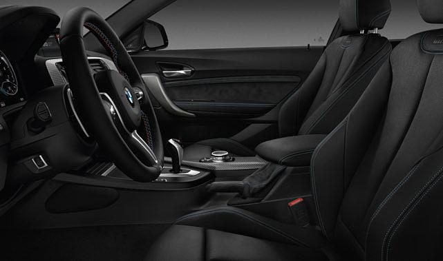 The centre console is slightly inclined towards the driver for perfect ergonomics, while the 8.