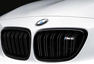 [ 13 ] The striking BMW M Performance front grille in highgloss Black