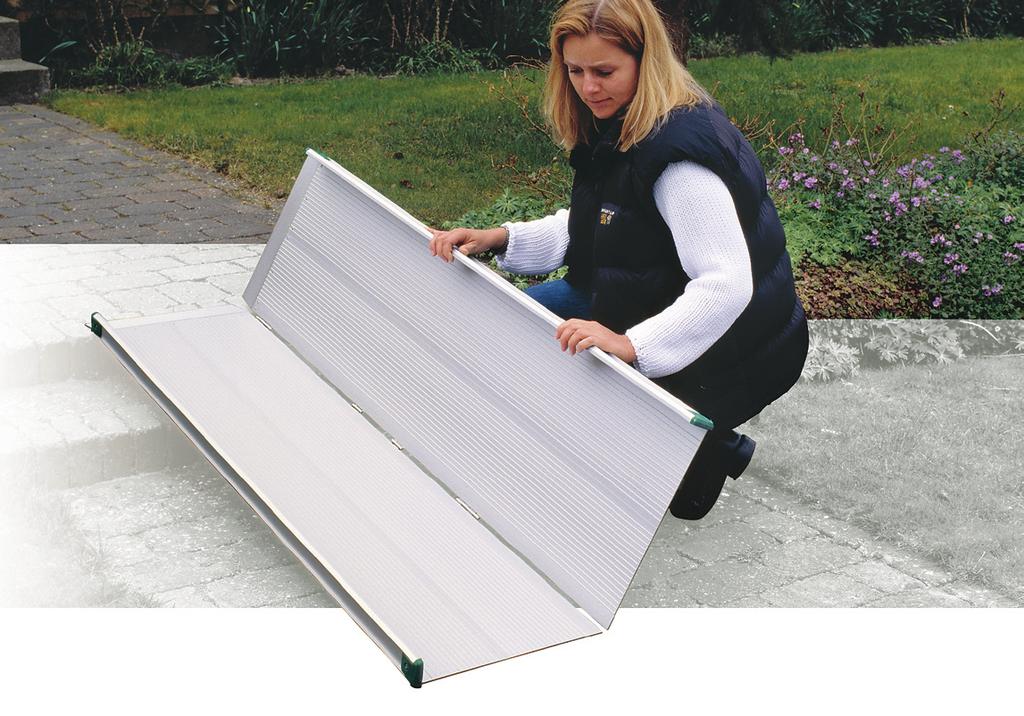 ra m ps www.guldmann.dk EasyFold ramp Telescopic EasyFold ramp Suitable for minor height differences.