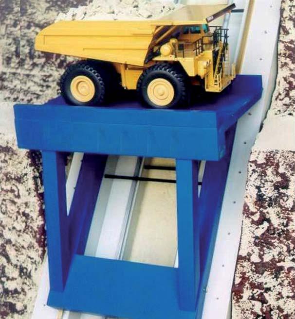 SIEMAG TECBERG TruckLift slope hoisting technology The TruckLift System is designed for transport on the natural angle of repose of the open pit mine and can be lengthened for increasing depth.