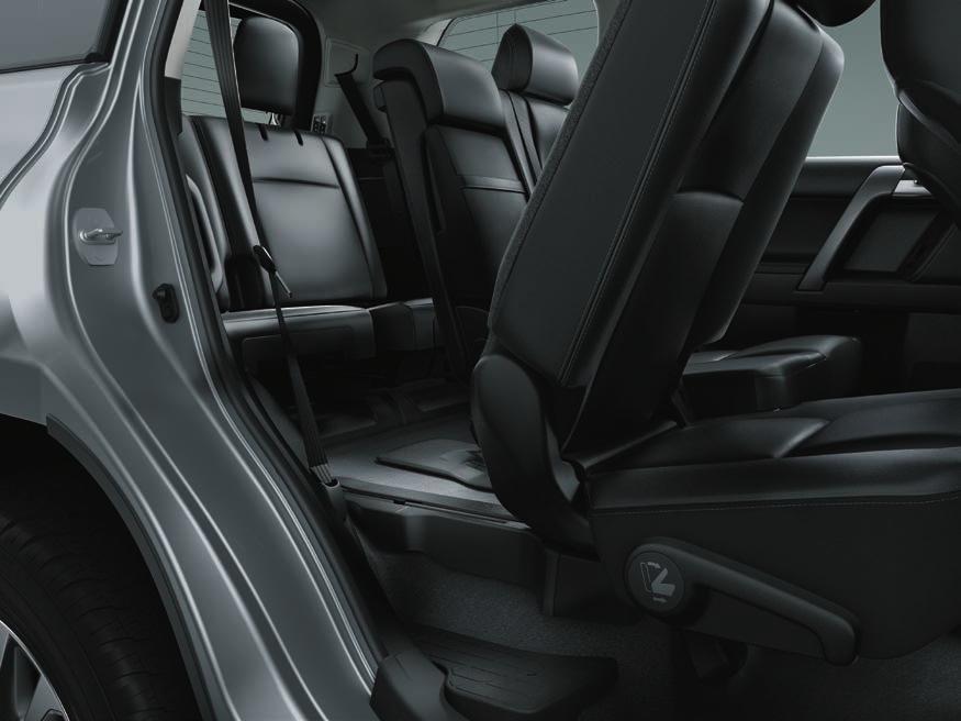 Double Fold Function The seat cushion lifts up and folds forward, enabling you to fold the seatback forward to create ample cargo space.