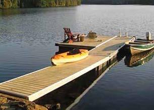 FLOATING DOCKS PAGE 9 HEAVY DUTY FLOATING DOCK SERIES 3 SUPER DUTY FLOATING DOCK SERIES 4 Features heavy duty foam filled floats, triple chambered rails for increased strength & rigidity,