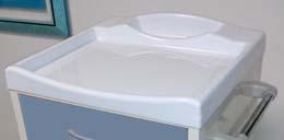 Overall bumpers and 4 antistatic 125 mm castors, 2 with brakes. Size: 67x63x104 cm.