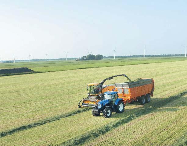 4 5 HISTORY REVOLUTIONIZING FORAGE HARVESTING In 1961, New Holland revolutionized forage harvesting mechanization: it transformed it s highly successful pull-type forage harvester into a